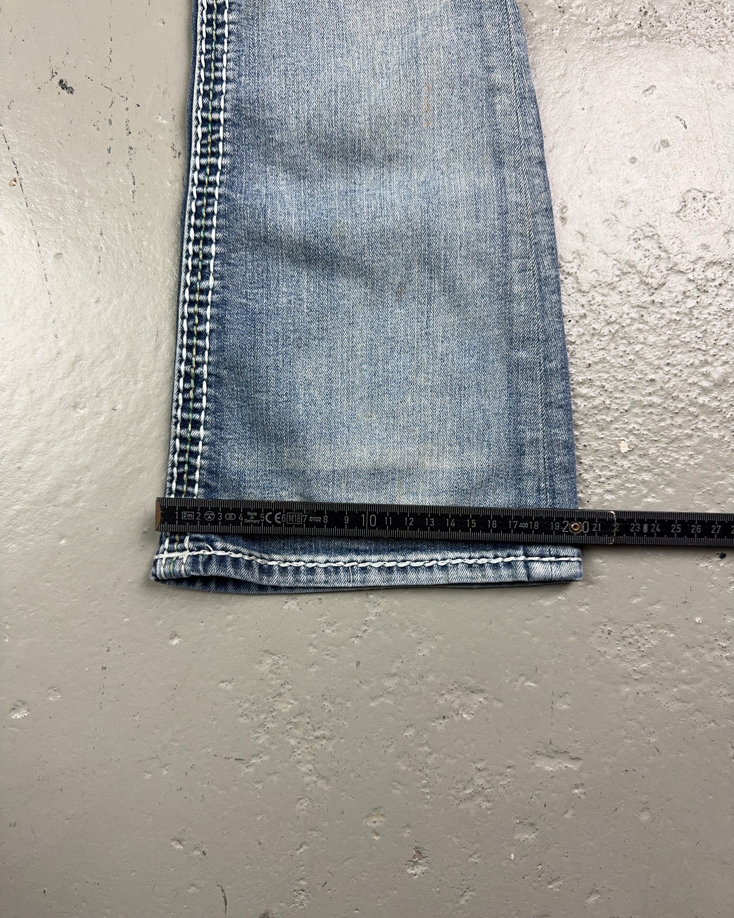2000's Rock Revival Low Waist/Bootcut Jeans Women's *very rare 26x30 (S)