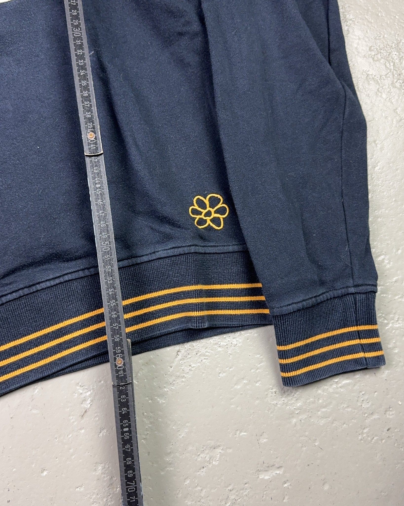 2000's Guru Sweater *rare (M)