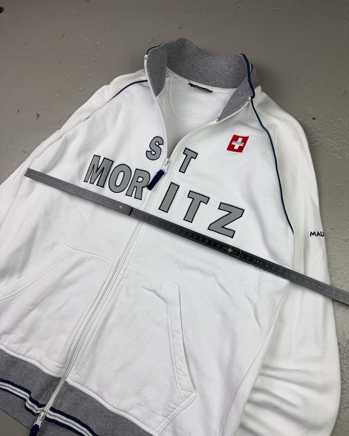 2000's Maui Sports Zip Hoodie * (L)