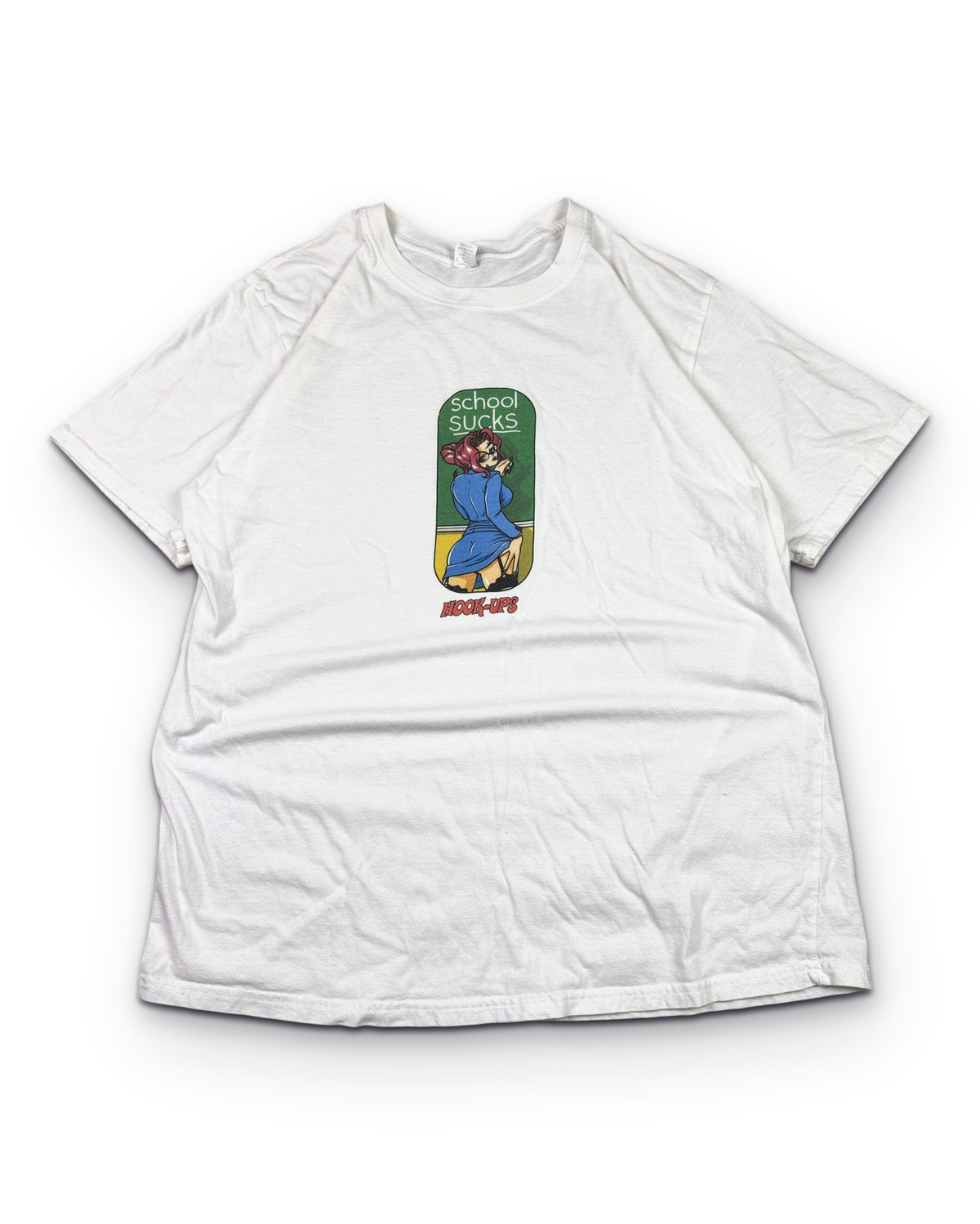 2000's Hook-Ups School Sucks T-shirt (XL) - Lennys Vintage