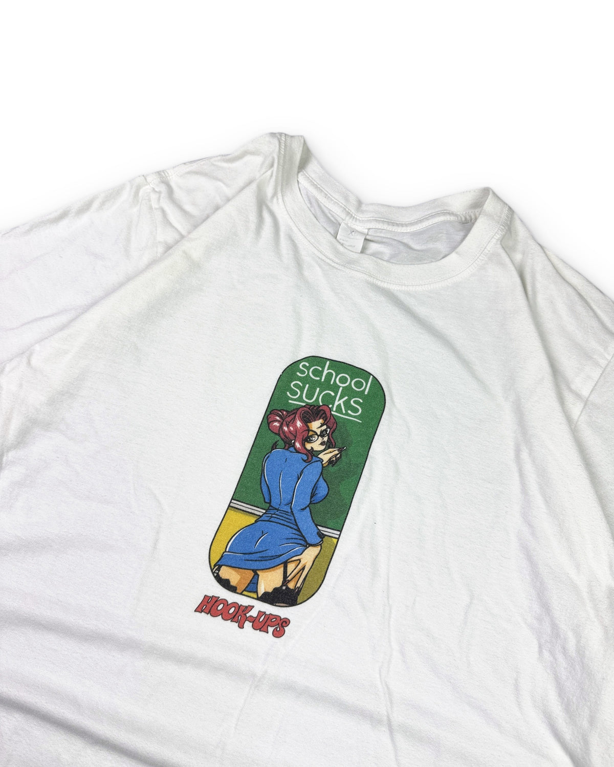 2000's Hook-Ups School Sucks T-shirt (XL) - Lennys Vintage