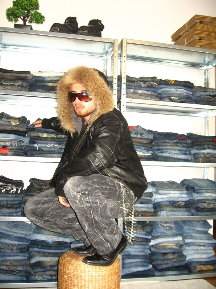Lenny in front of the jeans archive