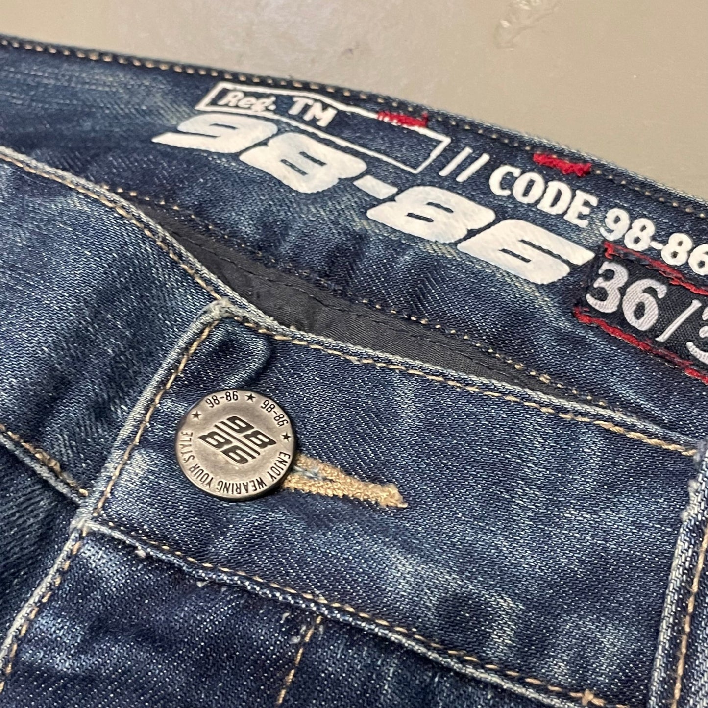 Y2K 98 - 86 Straight Jeans 36x32 - Lennys Vintage