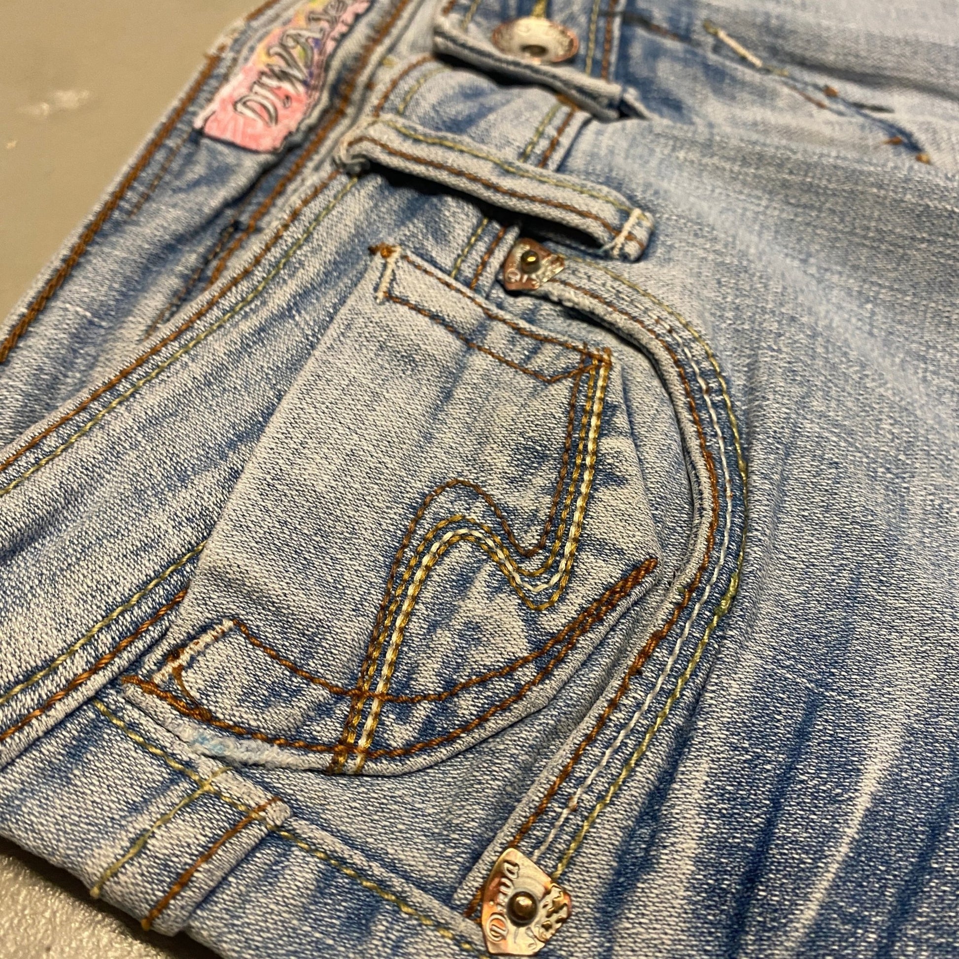 Y2K Diwa 3/4 Jeans Women’s (W28) - Lennys Vintage