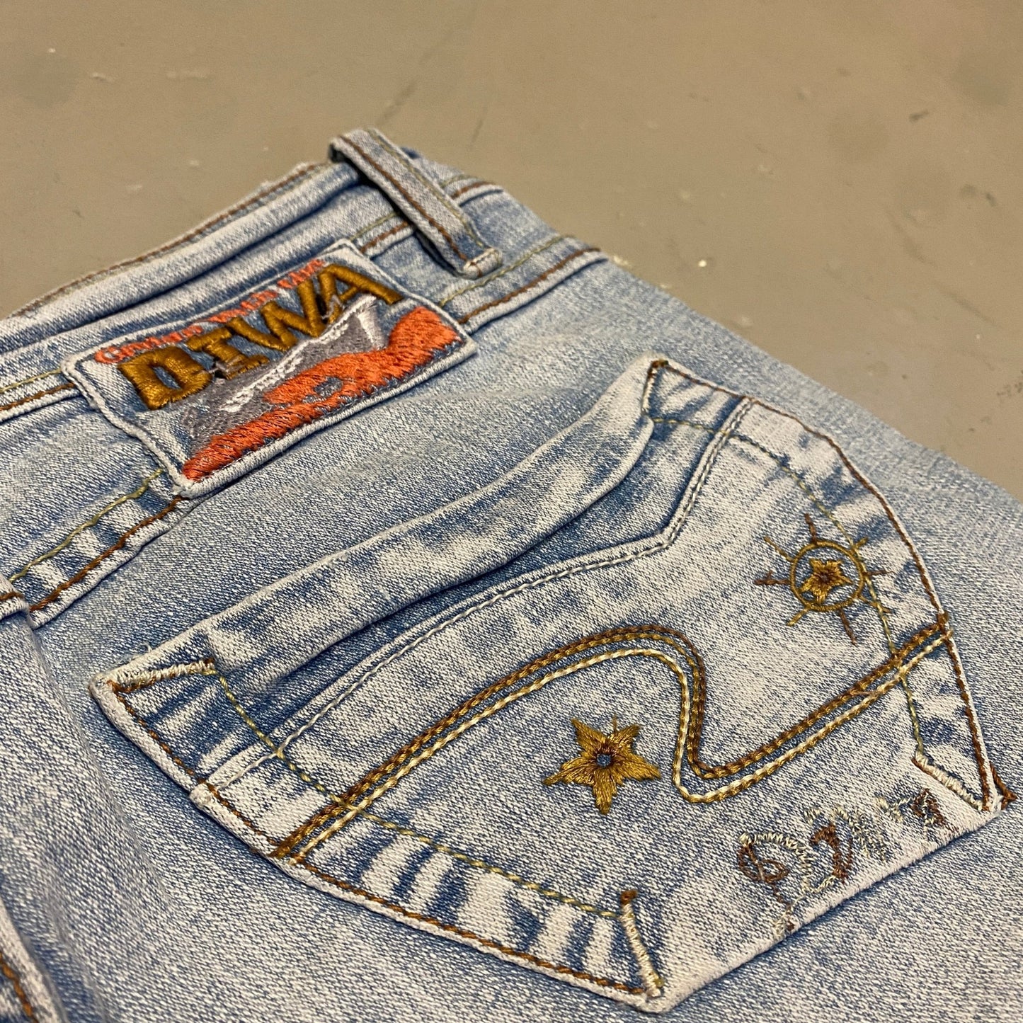 Y2K Diwa 3/4 Jeans Women’s (W28) - Lennys Vintage