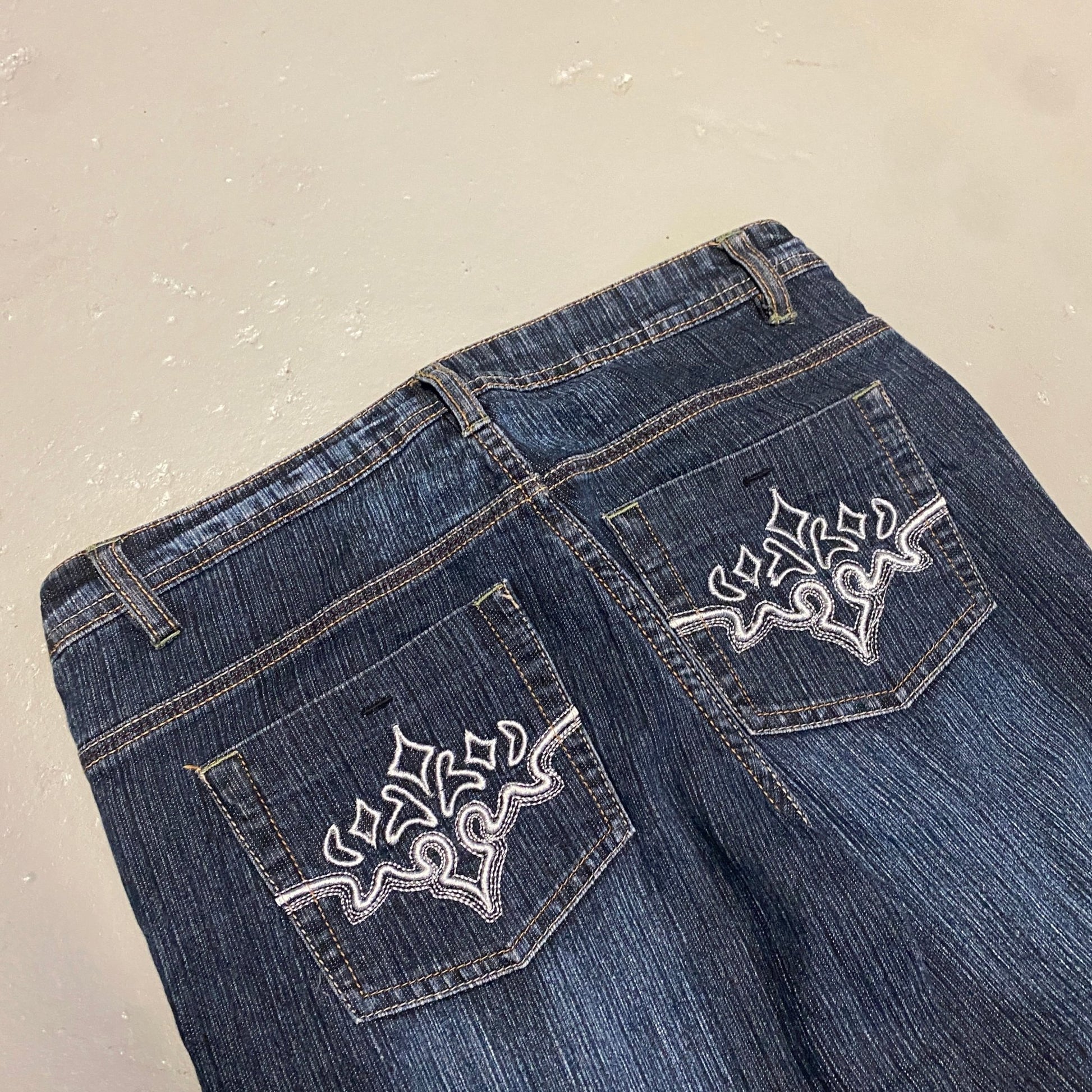 Y2K Embroided 3/4 Jeans Women’s (W29) - Lennys Vintage