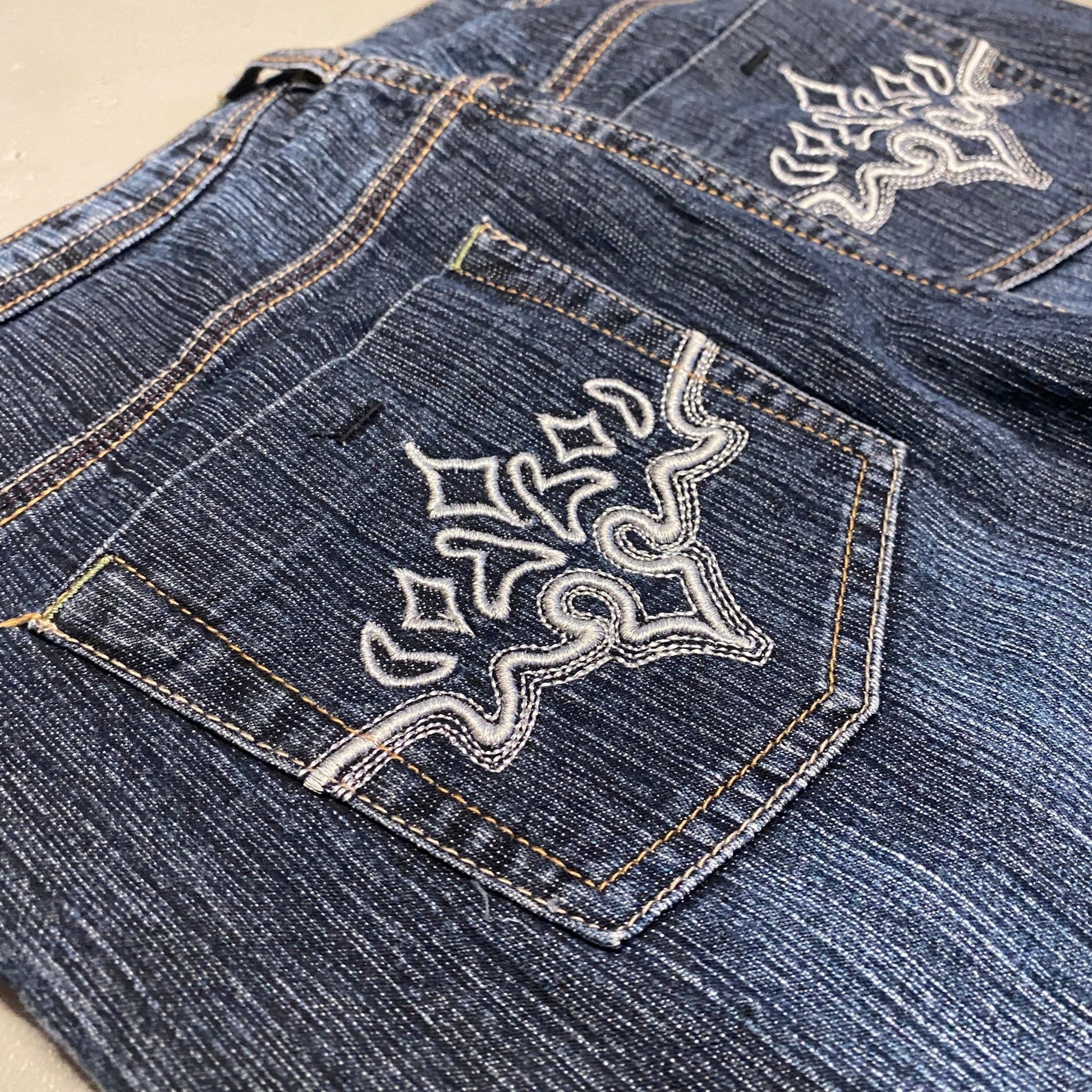 Y2K Embroided 3/4 Jeans Women’s (W29) - Lennys Vintage