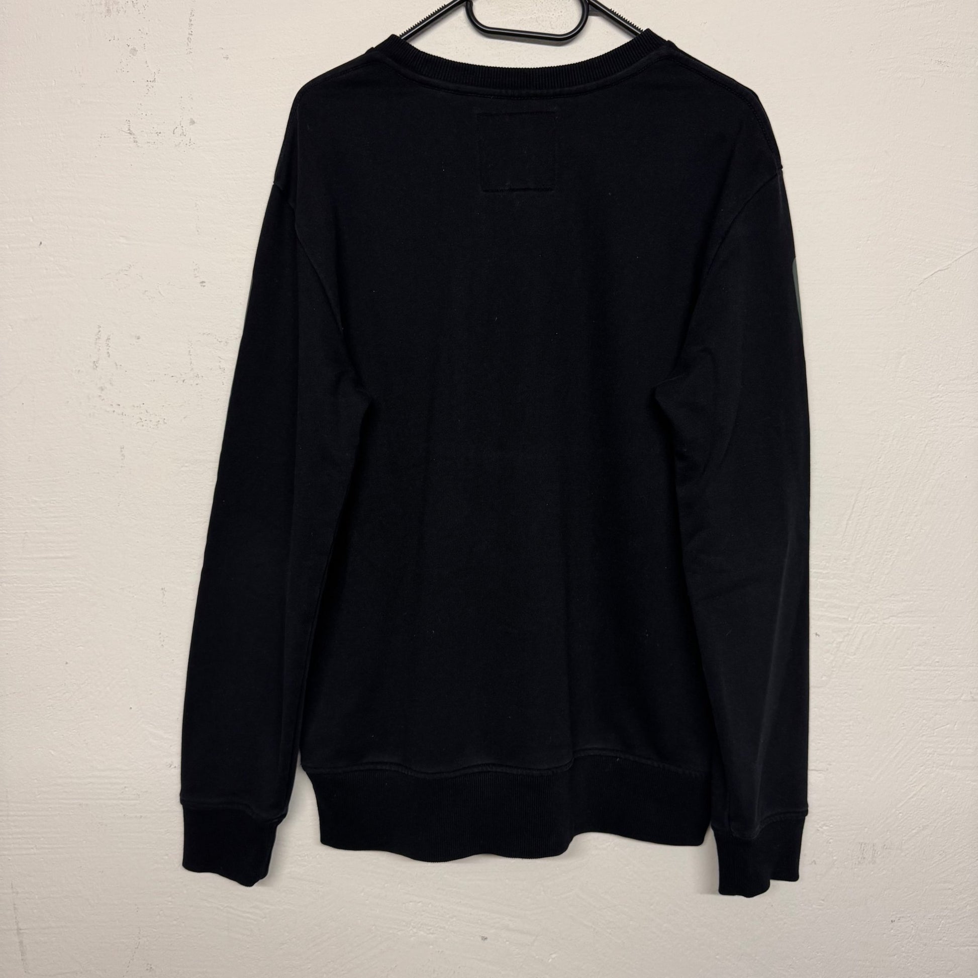 Y2K G - Star Sweater (L) - Lennys Vintage